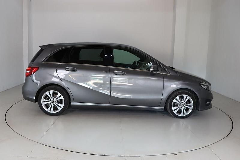Gebraucht Mercedes B180 109 PS (80 kW) 2018 Grau Van / Kleinbus