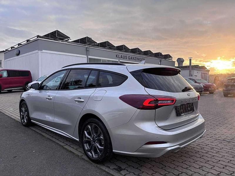 Neu Ford Focus ST-Line X 155 PS (114 kW) 2025 Moondust silver metallic Kombi