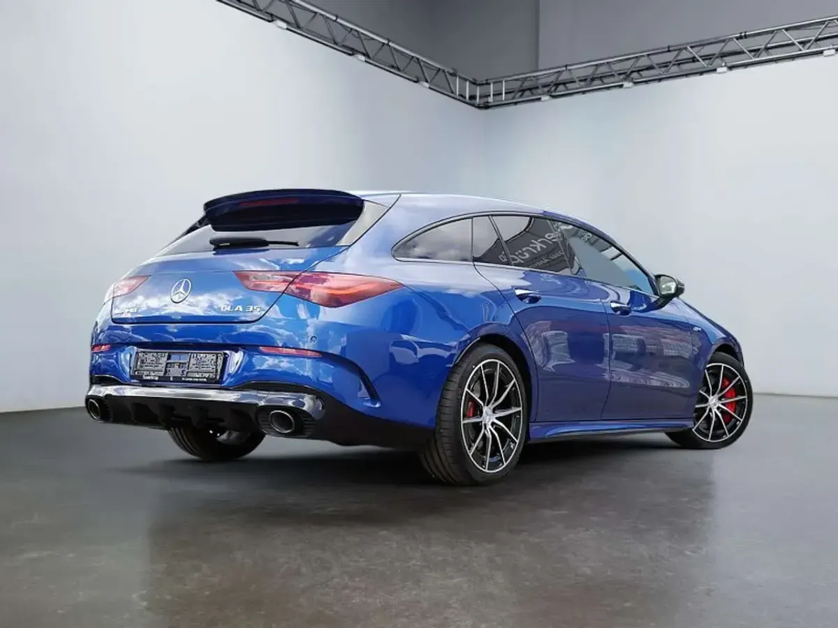 Gebraucht Mercedes CLA35 AMG AMG 306 PS (225 kW) 2025 Blaulack spektralblau (metallic) Coupé