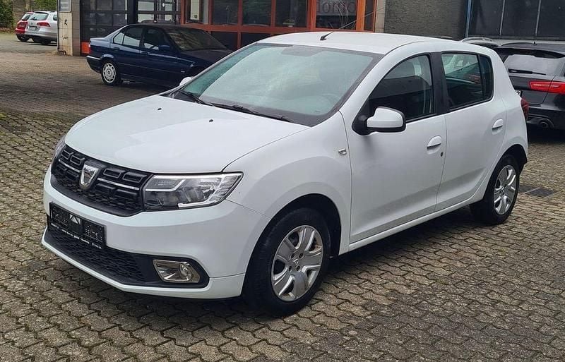 Gebraucht Dacia Sandero 73 PS (53 kW) 2018 Weiß Limousine