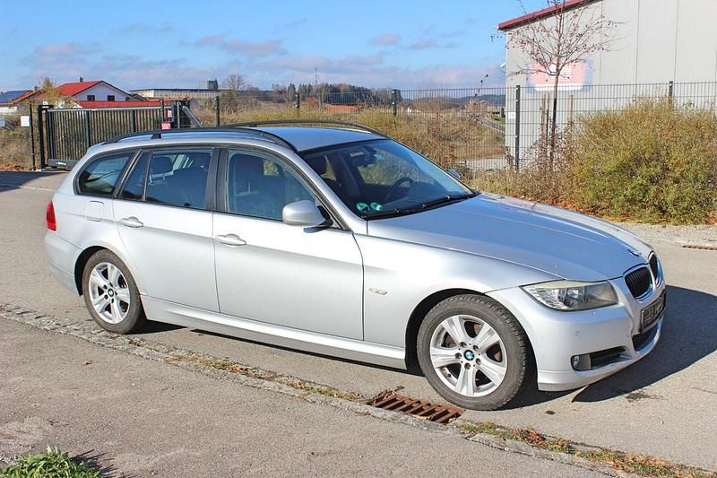 Silber Gebraucht 2009 BMW 318 Kombi | 2.800 € (Superpreis) - Bild 1/4