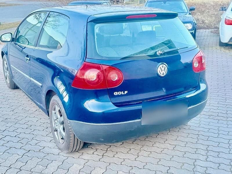 Gebraucht VW Golf V 75 PS (55 kW) 2005 Blau Kleinwagen