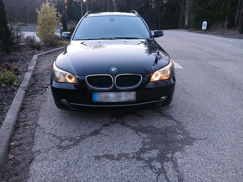 Gebraucht BMW 520 177 PS (130 kW) 2008 Schwarz Kombi