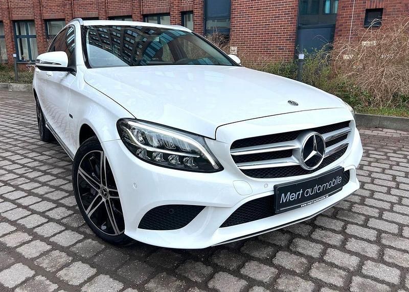 Gebraucht Mercedes C300e 194 PS (142 kW) 2020 Polarweiss Kombi