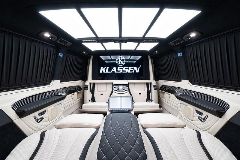 Neu Mercedes V300 Luxury 237 PS (174 kW) 2025 Schwarz Van / Kleinbus