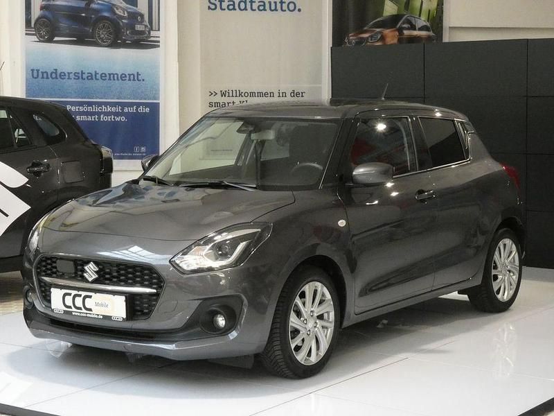 Grau Gebraucht 2023 Suzuki Swift Comfort Kleinwagen | 17.490 € (Fairer Preis) - Bild 1/4
