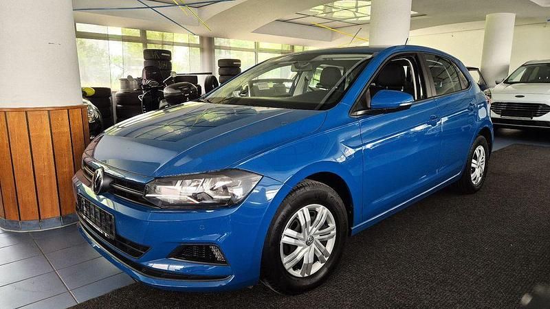 Blau Gebraucht 2018 VW Polo Trendline Limousine | 11.990 € (Fairer Preis) - Bild 1/4