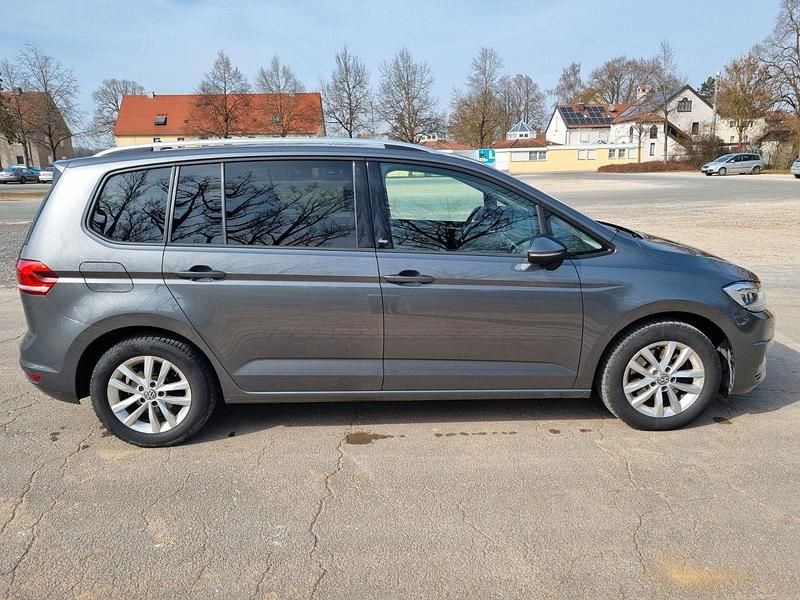 Gebraucht VW Touran Sound 150 PS (110 kW) 2017 Grau Van / Kleinbus