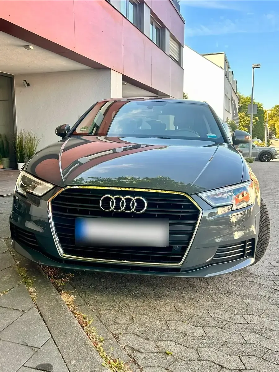 Gebraucht Audi A3 Sport 150 PS (110 kW) 2020 Grau Limousine