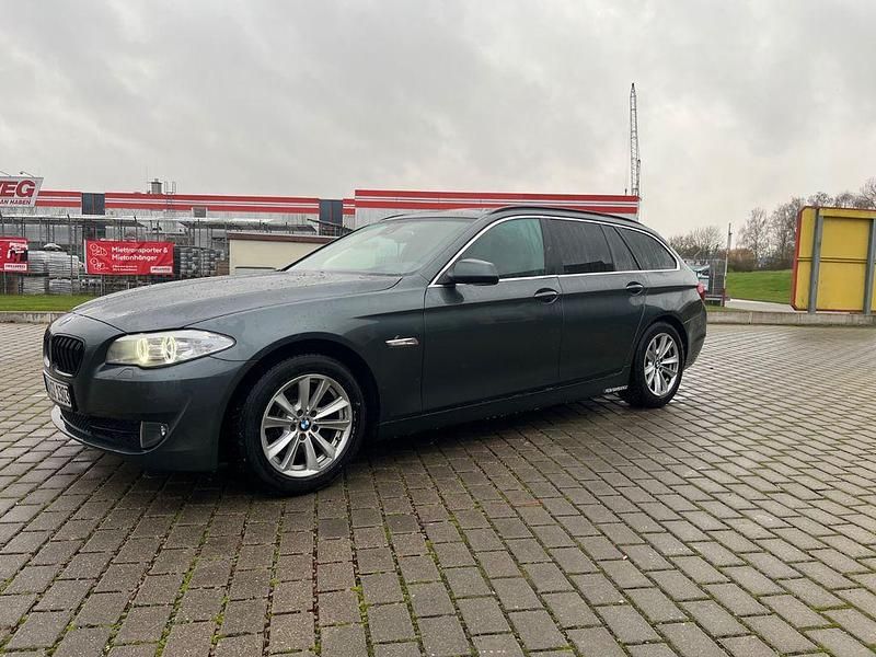 Grün Gebraucht 2012 BMW 520 Kombi | 9.000 € (Fairer Preis) - Bild 1/4