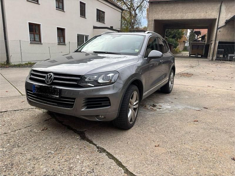 Grau Gebraucht 2013 VW Touareg SUV | 15.000 € (Fairer Preis) - Bild 1/4
