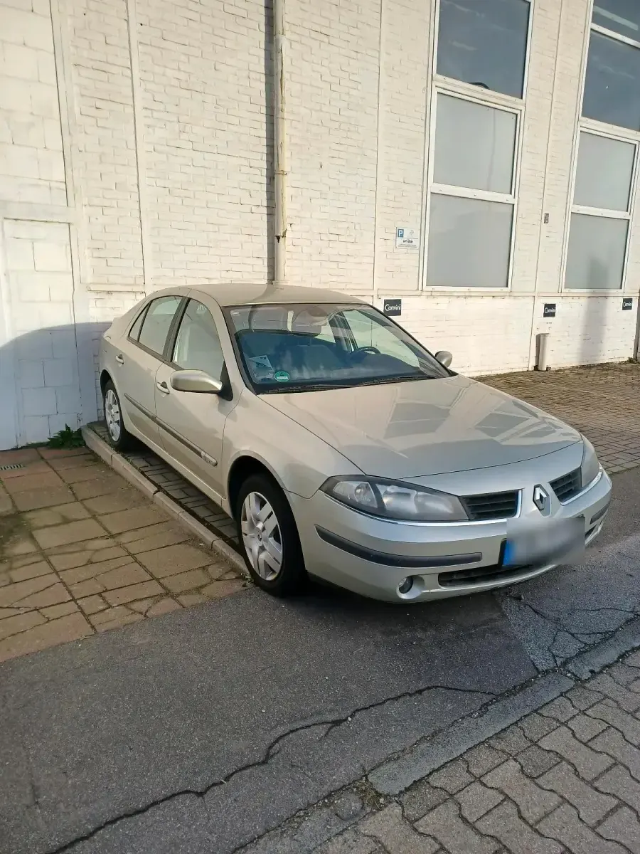 Gebraucht Renault Laguna II 135 PS (99 kW) 2006 Gold Limousine