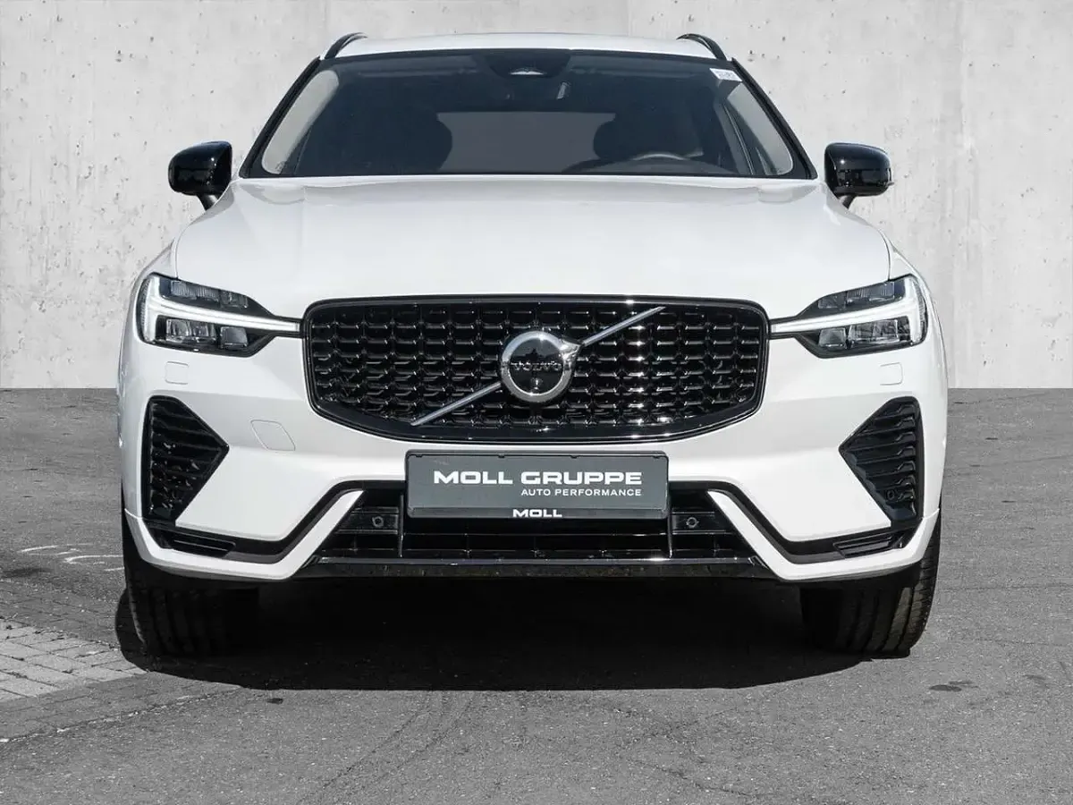 Gebraucht Volvo XC60 Plus 310 PS (228 kW) 2025 Crystal white SUV
