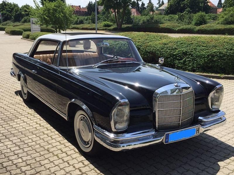 Gebraucht Mercedes 220 120 PS (88 kW) 1961 Schwarz Coupé