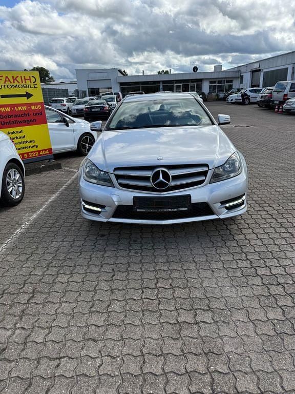 Silber Gebraucht 2013 Mercedes C180 Coupé | 8.800 € (Fairer Preis) - Bild 1/4