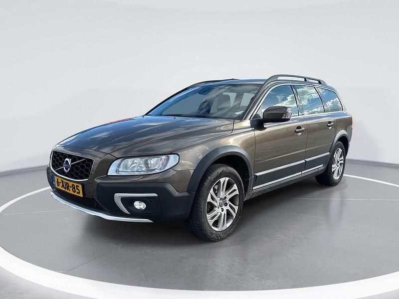 Braun Gebraucht 2014 Volvo XC70 Limousine | 16.700 € (Fairer Preis) - Bild 1/4