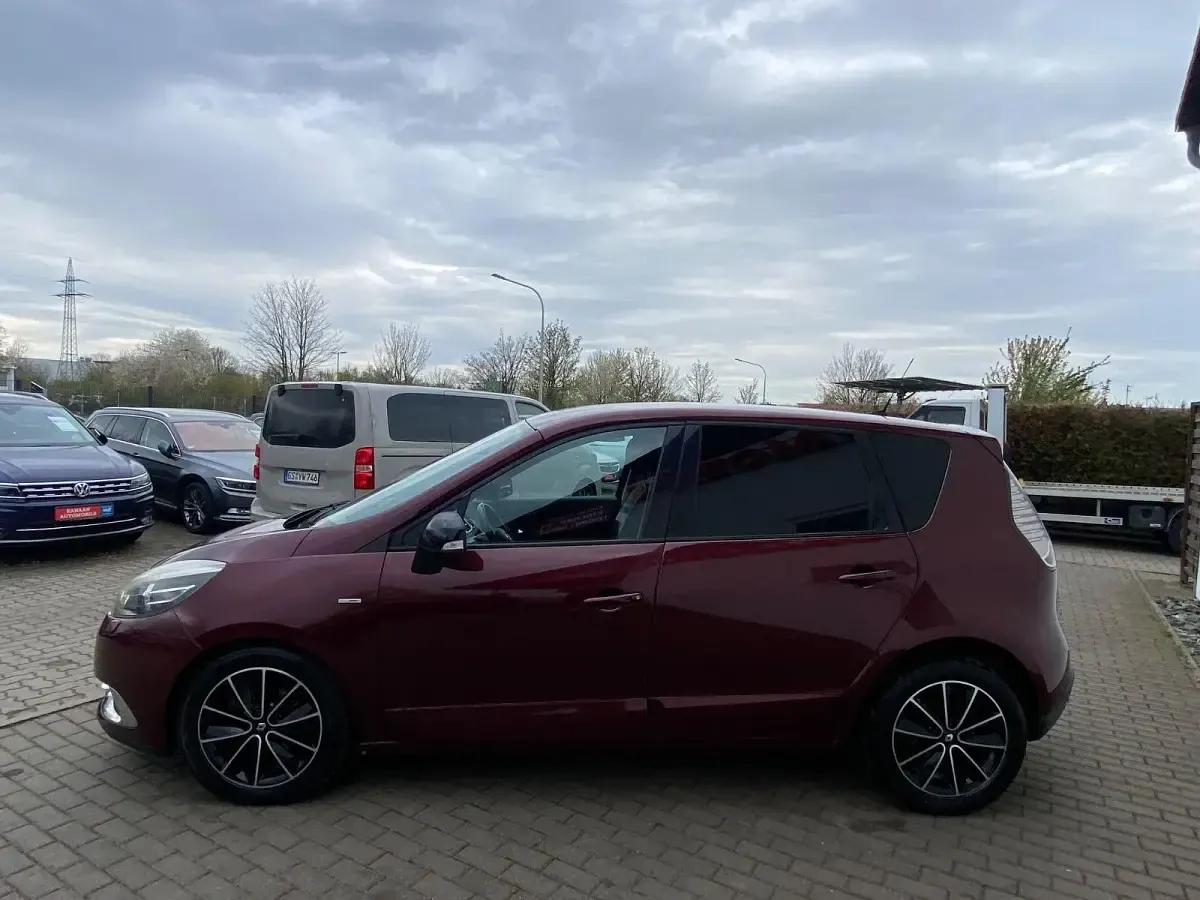Gebraucht Renault Scénic III Bose Edition 150 PS (110 kW) 2013 Rot Van / Kleinbus