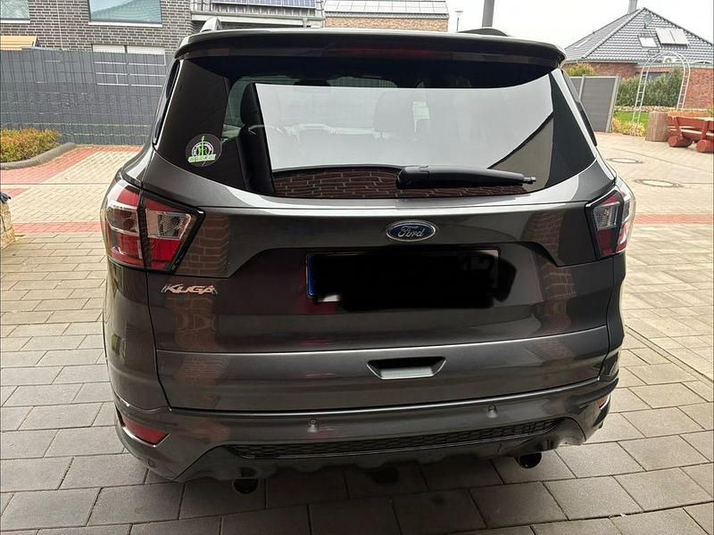 Gebraucht Ford Kuga ST-Line 179 PS (131 kW) 2018 Grau SUV