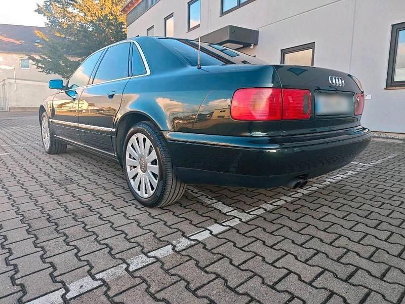 Second-hand Audi A8 193 CP (141 kW) 1996 Verde Berlinǎ
