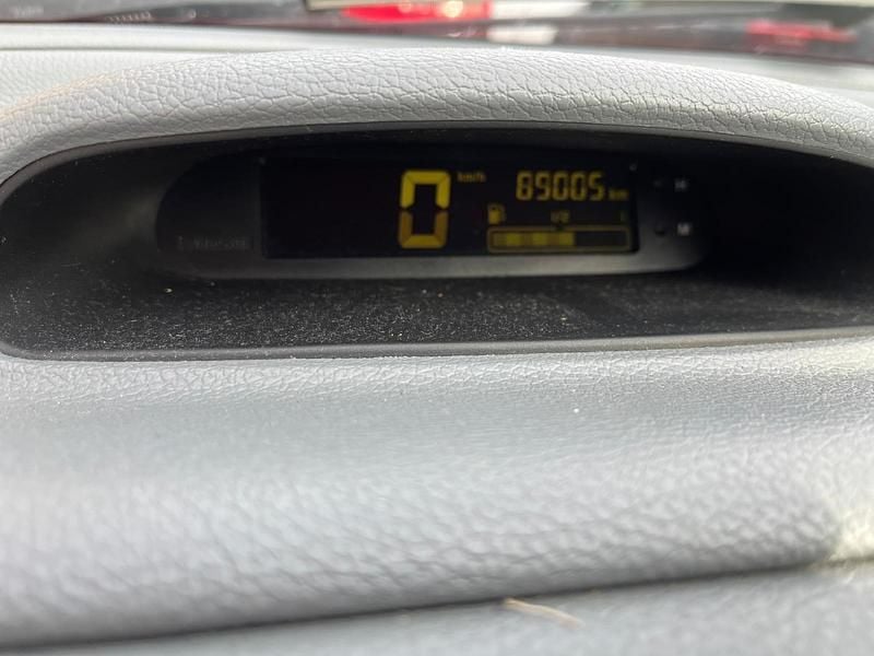 Rot Gebraucht 2004 Renault Twingo Kleinwagen | 2.950 € (Teuer) - Bild 1/4