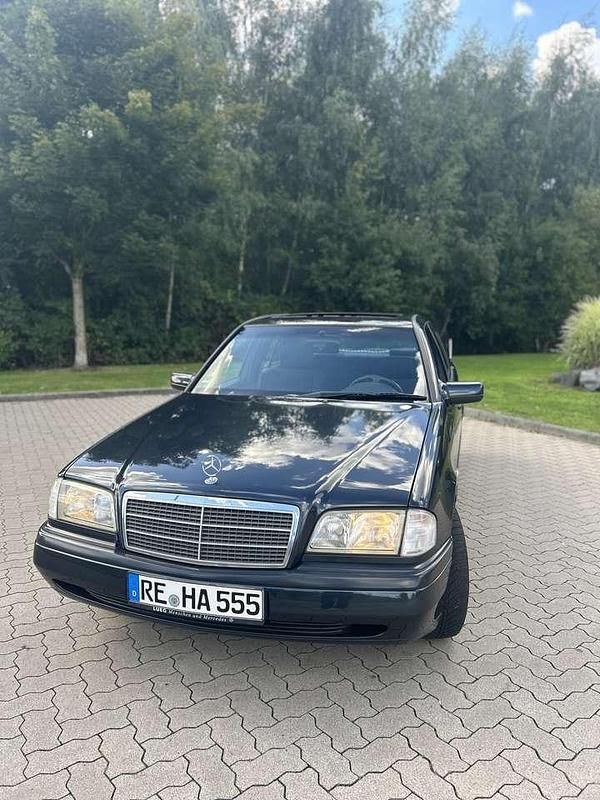 Schwarz Gebraucht 1997 Mercedes C180 Classic Limousine | 4.500 € (Teuer) - Bild 1/4