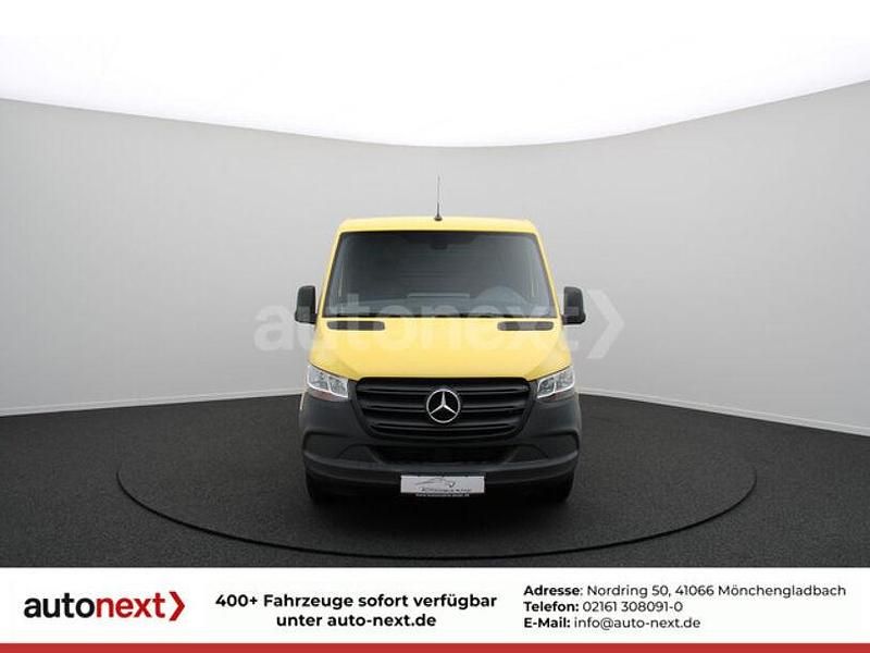Gebraucht Mercedes Sprinter 163 PS (119 kW) 2020 Calcitgelb Van