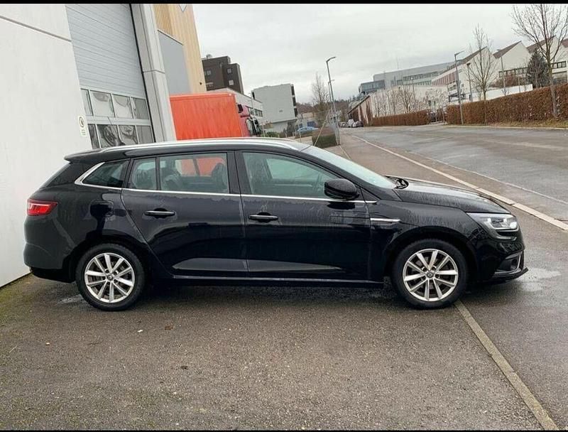 Schwarz Gebraucht 2017 Renault Mégane IV Bose Edition Limousine | 9.500 € (Etwas zu teuer) - Bild 1/4