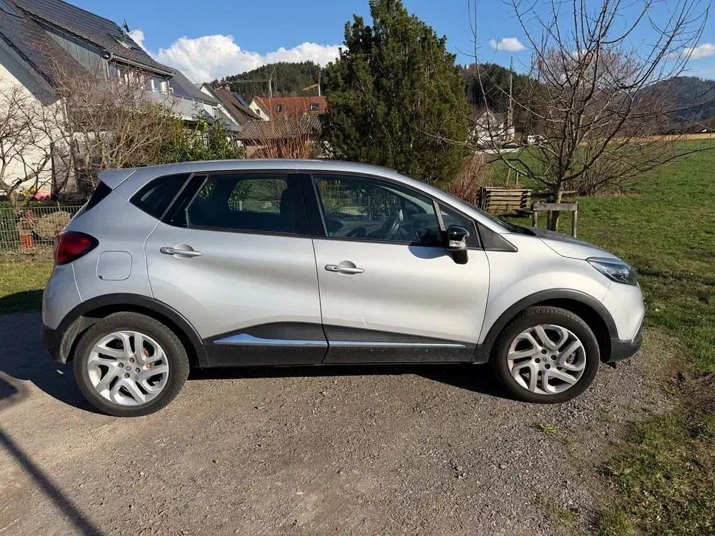 Gebraucht Renault Captur Intens 118 PS (86 kW) 2016 Silber SUV