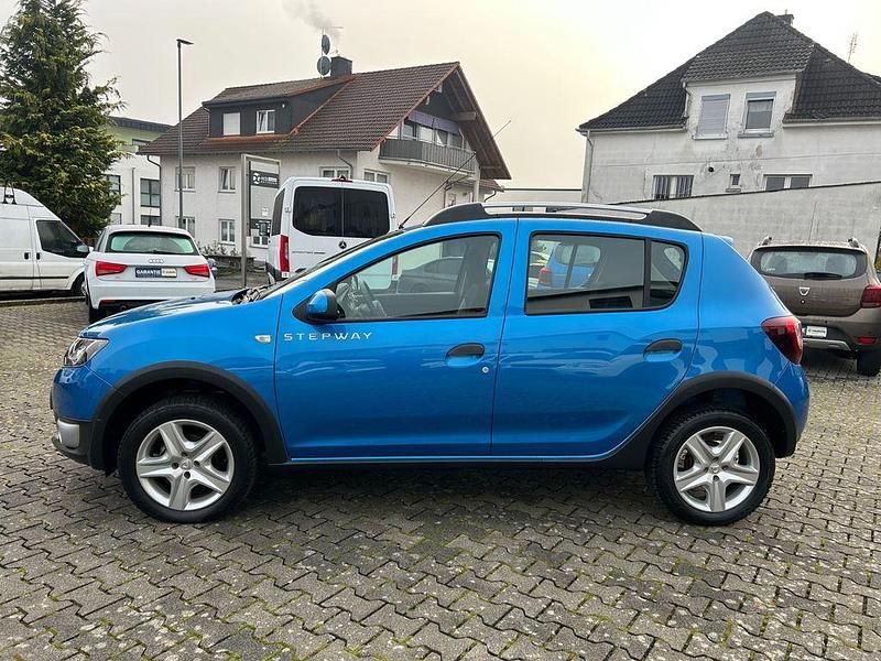 Gebraucht Dacia Sandero Prestige 90 PS (66 kW) 2014 Blau SUV