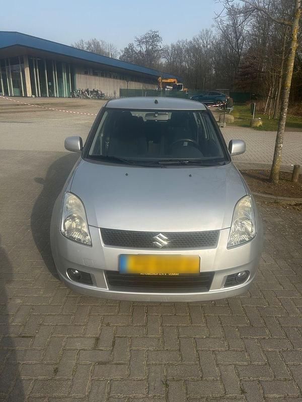 Gebraucht Suzuki Swift Comfort 92 PS (67 kW) 2007 Silber Kleinwagen