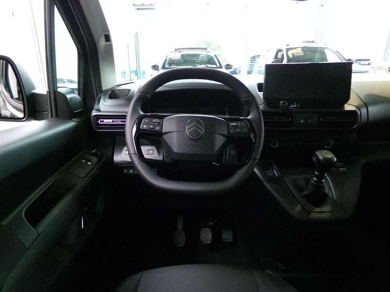 Neu Citroën Berlingo 131 PS (96 kW) 2026 Sirkkagrün Van / Kleinbus