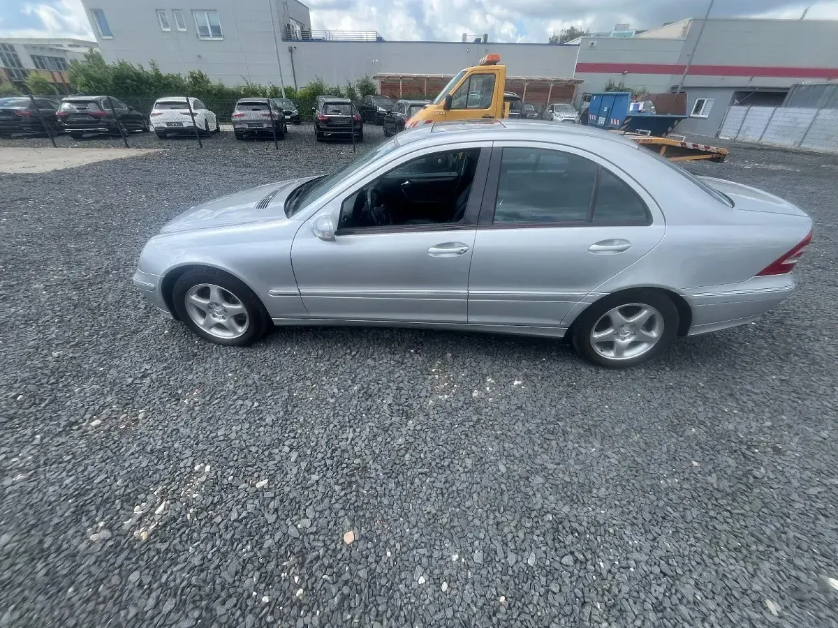 Gebraucht Mercedes C320 Elegance 218 PS (160 kW) 2000 Silber Limousine