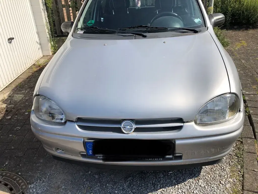 Gebraucht Opel Corsa 65 PS (47 kW) 1999 Silber Limousine