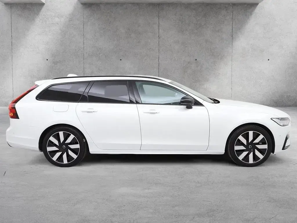Gebraucht Volvo V90 Plus 398 PS (292 kW) 2025 Crystal weiss Kombi