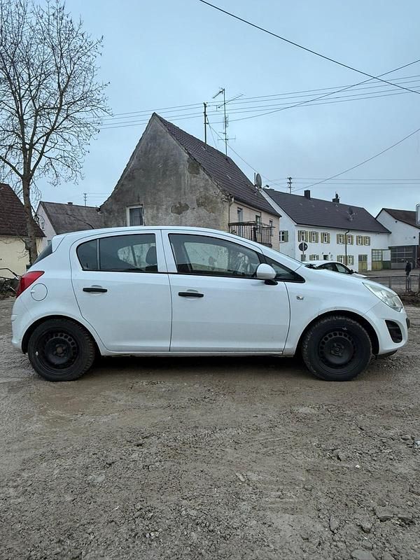 Gebraucht Opel Corsa 69 PS (50 kW) 2012 Weiß Kleinwagen