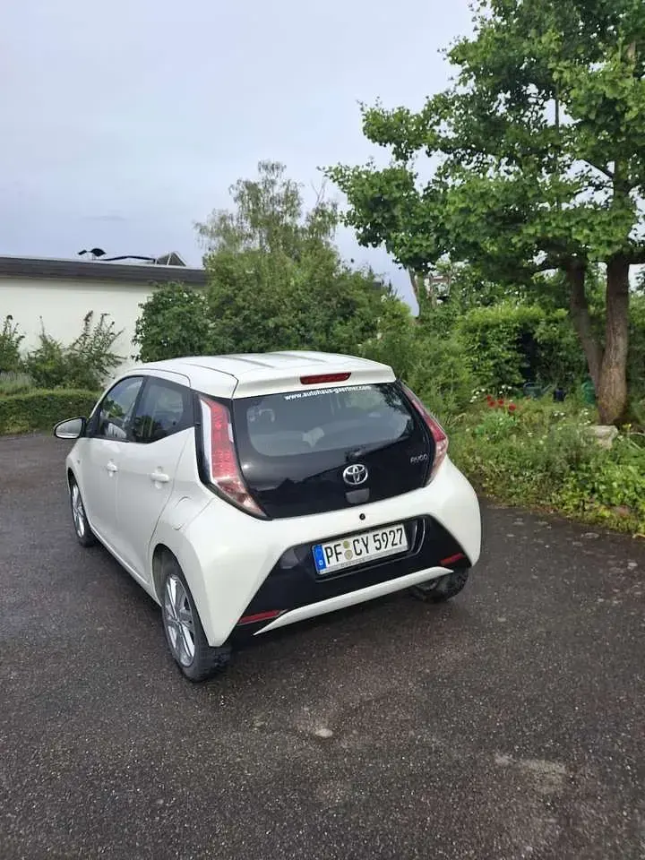 Gebraucht Toyota Aygo X-play 69 PS (50 kW) 2016 Kleinwagen