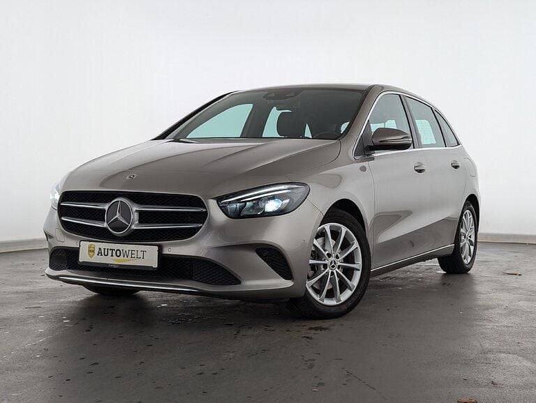 Mojavesilber lack Gebraucht 2020 Mercedes B200 Progressive Van / Kleinbus | 21.460 € (Guter Preis) - Bild 1/4