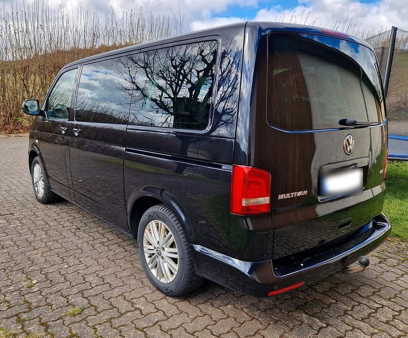 Usata VW T5 140 CV (102 kW) 2015 Nero Furgone