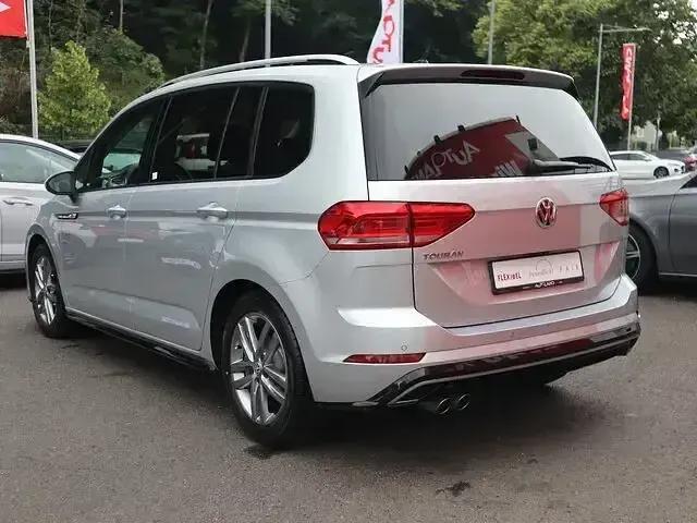 Gebraucht VW Touran R-line 150 PS (110 kW) 2018 Silber Van / Kleinbus