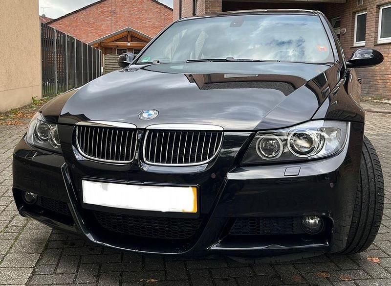 Schwarz Gebraucht 2006 BMW 330 M Sport Limousine | 7.200 € (Fairer Preis) - Bild 1/4