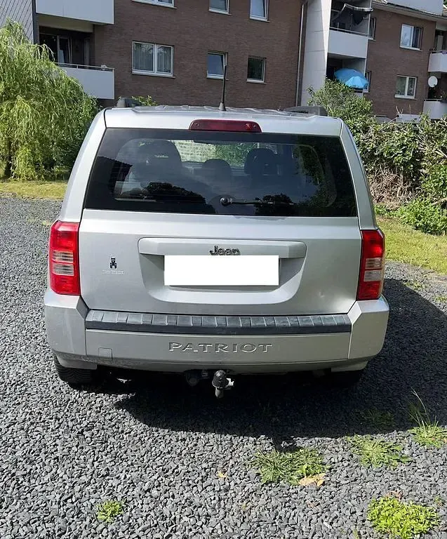 Gebraucht Jeep Patriot Sport 170 PS (125 kW) 2008 Silber SUV