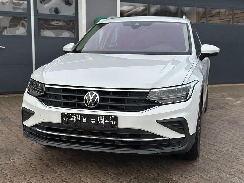 Gebraucht VW Tiguan Active 150 PS (110 kW) 2021 Weiß SUV