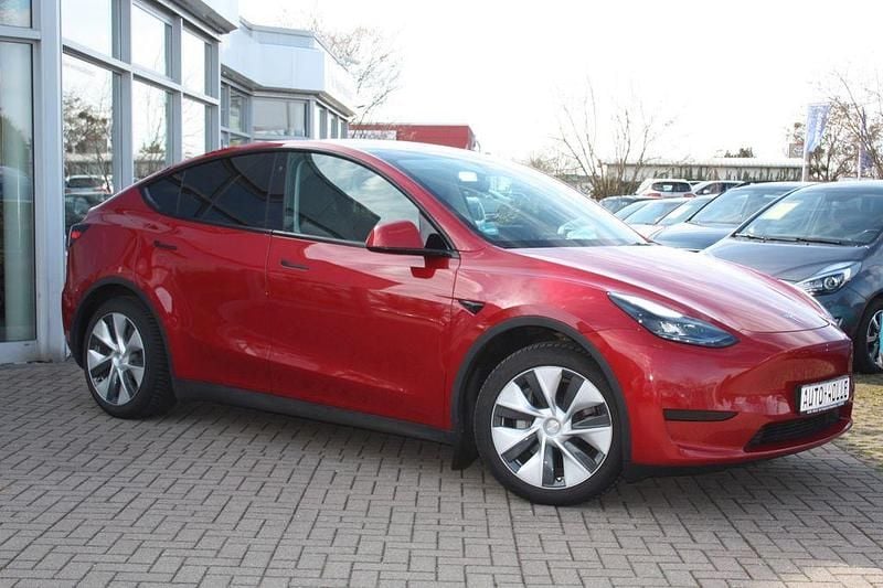 Gebraucht Tesla Model Y Standard Range 250 kW (340 PS) 2023 Rot SUV