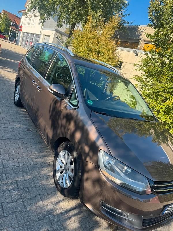 Braun Gebraucht 2010 VW Sharan Van / Kleinbus | 13.500 € - Bild 1/4