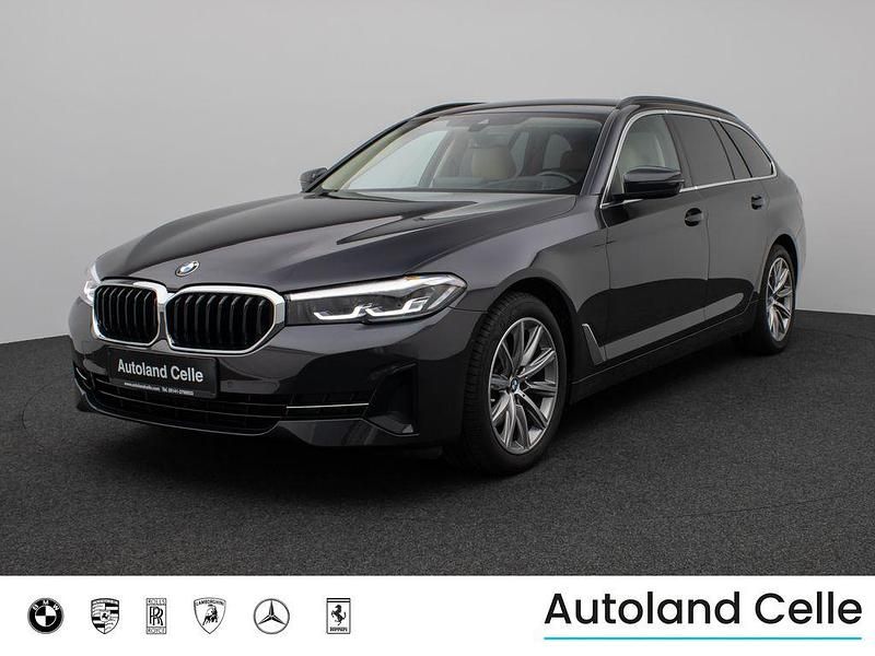 Sophistograu brillanteffekt a Gebraucht 2022 BMW 520 Sport Line Kombi | 33.999 € (Superpreis) - Bild 1/4