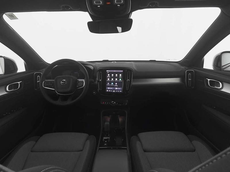 Gebraucht Volvo XC40 Plus 163 PS (119 kW) 2025 Schwarz SUV