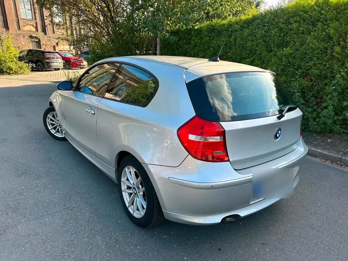 Gebraucht BMW 118 143 PS (105 kW) 2010 Silber Kleinwagen