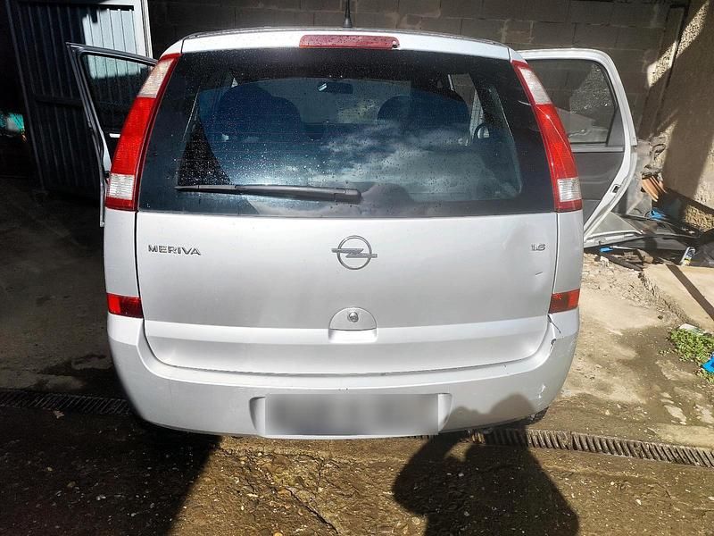 Gebraucht Opel Meriva 101 PS (74 kW) 2005 Silber Van / Kleinbus