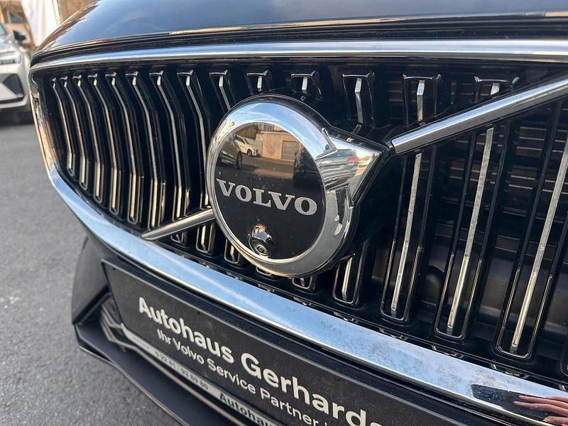 Gebraucht Volvo V60 398 PS (292 kW) 2025 Schwarz Kombi