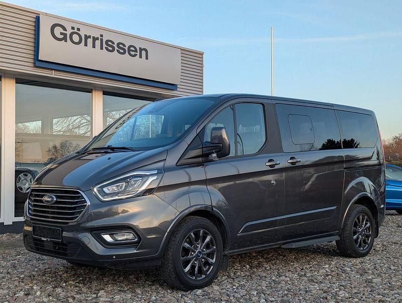 Grau Gebraucht 2021 Ford Tourneo Titanium X Van / Kleinbus | 37.790 € (Fairer Preis) - Bild 1/4